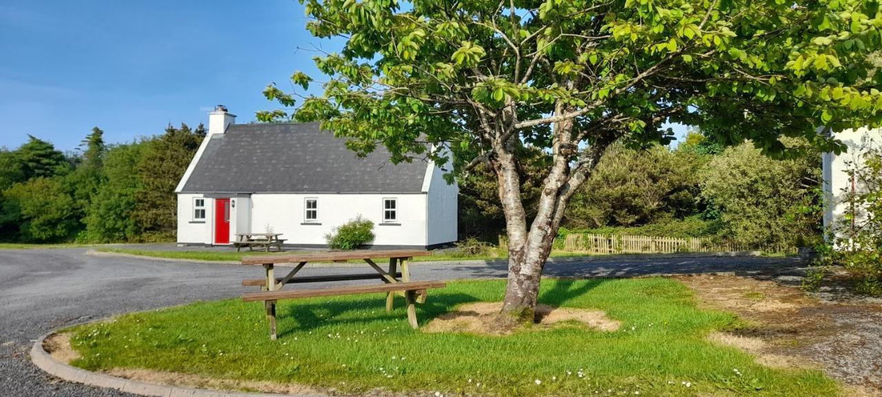 Louisburgh Cottages Екстер'єр фото